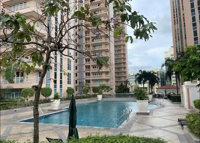 Cozy At Venice Luxury Bgc * Manila
