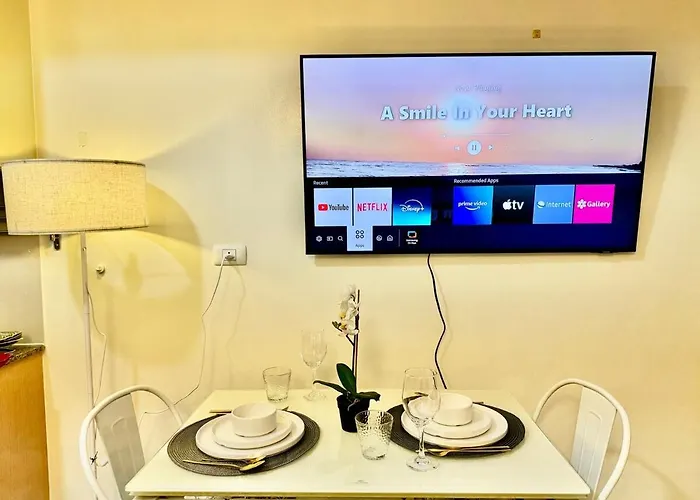 Apartment Cozy At Venice Luxury Bgc