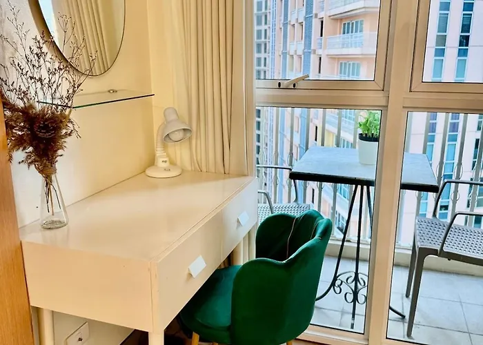 Cozy At Venice Luxury Bgc Apartment