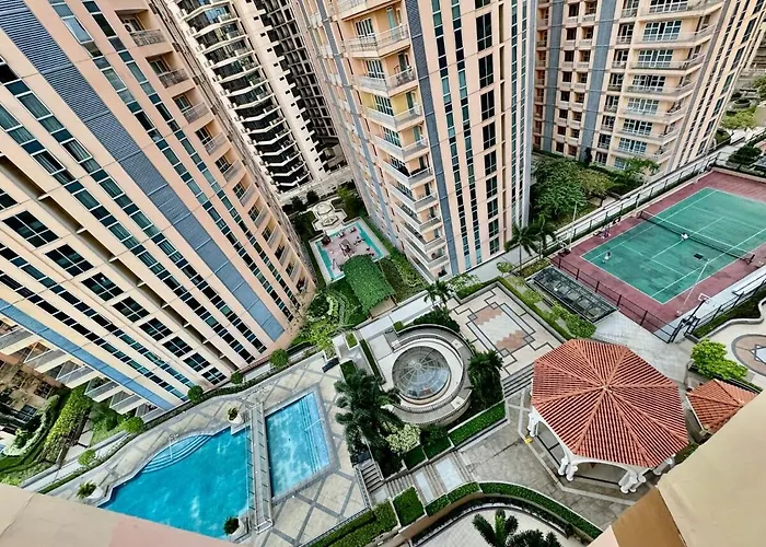 Apartment Cozy At Venice Luxury Bgc