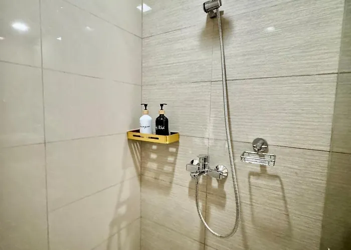 Apartment Cozy At Venice Luxury Bgc Manila