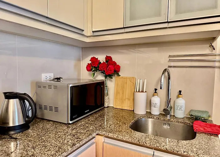 Cozy At Venice Luxury Bgc Apartment *